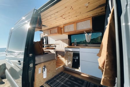 Cozy camper van for two - 2020 Sprinter High Roof