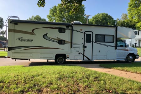 2014 Coachmen Freelander 32ft bunkhouse