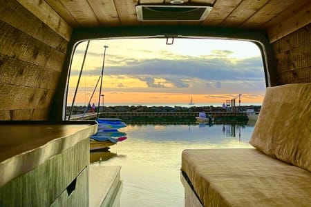 RV Rental urban-honolulu,Hawaii-(HI)