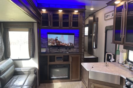 TheInFamousWeekend Rv Rentals