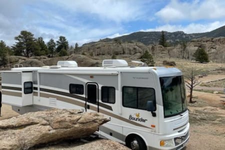 2006 Fleetwood Bounder 32W (Esther)