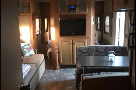 Writing-on-StoneProvincialPark Rv Rentals