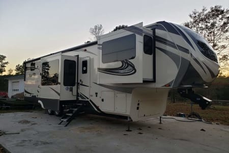 2018 Grnd Dsgn Solitude Glamping in the Black Hills near Custer State Park