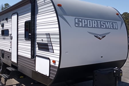 2022 Sportsman 330 Double Bedroom