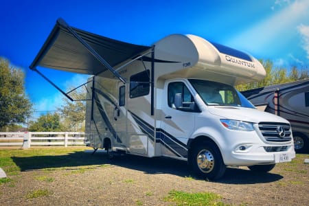 Spring TX RV Queen's 2022 Mercedes Diesel 