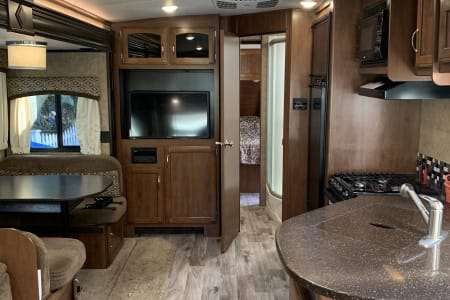 EmarLakesProvincialPark Rv Rentals