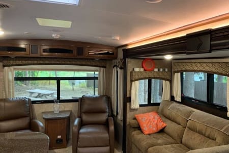 EmarLakesProvincialPark Rv Rentals