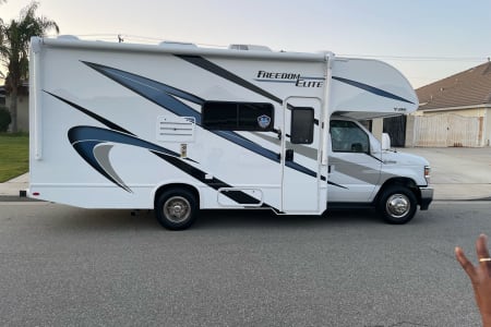 RV Rental bakersfield,California-(CA)