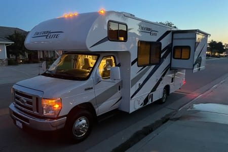 RV Rental bakersfield,California-(CA)