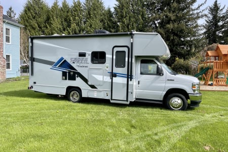 Brand New Kid & Pet Friendly RV Rental (Class C)!