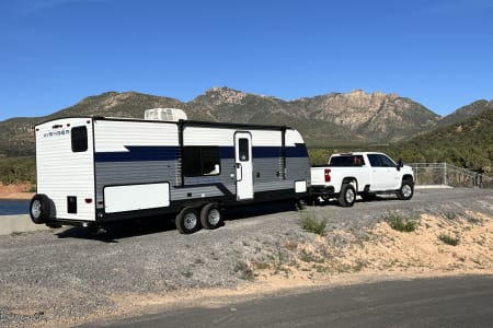 Travel Trailer, Perfect for your Next Getaway!