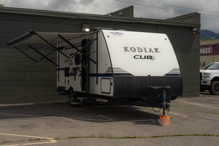 Lightweight Easy to Tow 2018 Kodiak Cub 185MB!