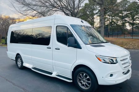 2023 Ultimate Toys Coach- Amazing Family Road Trip Vehicle