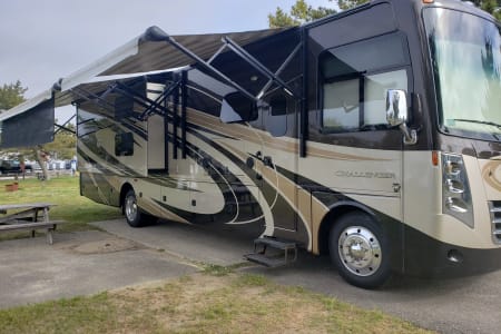 Luxury Class A Thor Challenger 37TB Bunkhouse  - DELIVERY ONLY