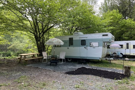 Catskills Beautiful 1964 Vintage Camper 