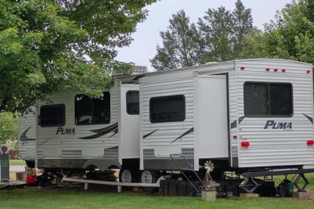 2011 Forest River Palomino Puma, Outdoor kitchen, sleeps 9