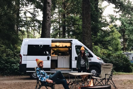 Las Vegas NV Leonardo de Vanci - 2021 Adventure-Ready Campervan | Pet Friendly | Solar |