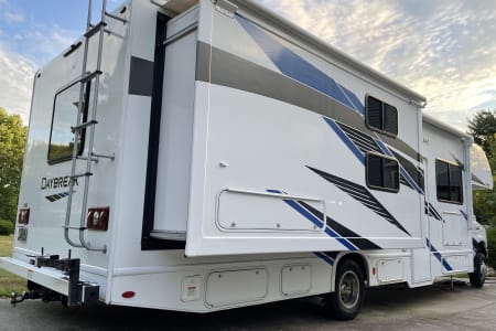 THOMPSONS STATIONRV rentals