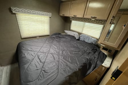 THOMPSONS STATIONRV rentals