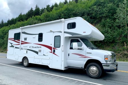 Anchorage AK 2013 Winnebago Chalet - Class C RV