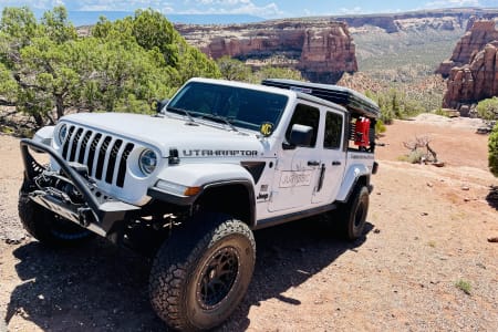 2021 Jeep Gladiator with XL Roofnest tent