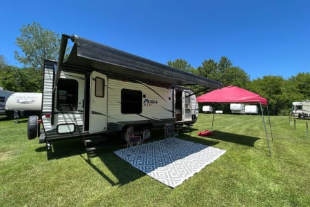 LakeChampagneCampground Rv Rentals