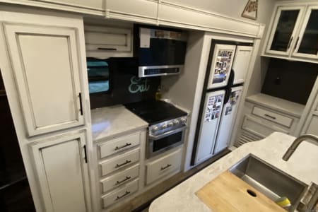 2019 Jayco Eagle 5th Wheel- with A/C