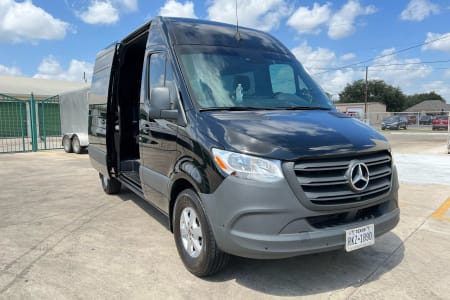 2022 Mercedes Passenger  Sprinter Van 2500