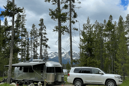 2020 Airstream Flying Cloud with Solar and Lithium Batteries