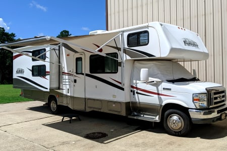 2011 Forest River 3171ds-Class C Motorhome/Bunks