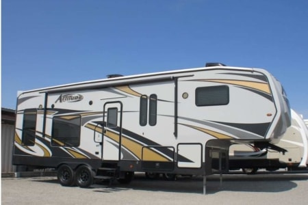 Yuma AZ 2019 Eclipse Recreational Vehicles Attitude