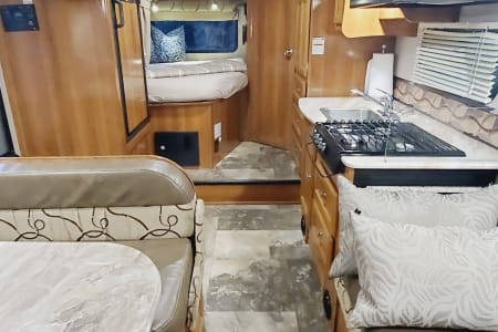 RV Rental riverside,California-(CA)