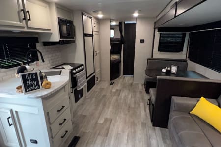 Brand NEW!! 2023 Jayco Jay Flight 267BH- 