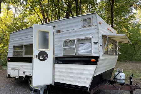 Minneapolis MN Vintage 1974 Coachmen Cadet - restored and updated!