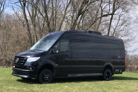 2022 Brand New Mercedes Sprinter Van - Fully Loaded - 10 Passengers