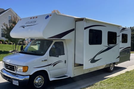 Family favorite, fully furnished, Always ON wifi , 200 free miles per day