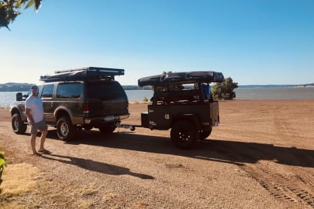 Adventure trailer + rooftop tent