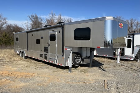 2022 Sundowner 2586SGM Gooseneck Toyhauler