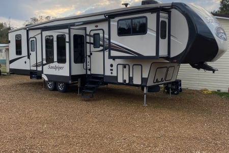 Delivery Only. Fifth Wheel?s a Charm