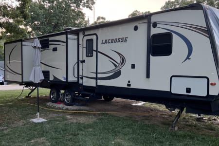 Beautiful Lacrosse Luxury Lite with 2 bathrooms