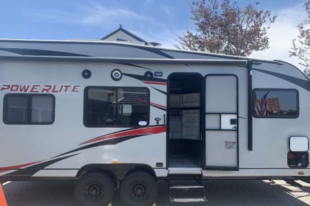 Long Beach CA 2020 Powerlite Toy Hauler