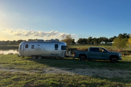 Ari, our 2023 25ft Airstream Flying Cloud Queen FB