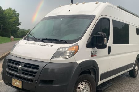 Imperial Beach CA Easy-driving luxury in your cozy home on wheels!