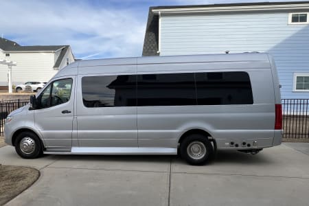 2023 Mercedes Sprinter Ultimate Toys Presidential-Refrigerator