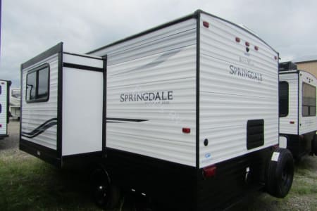 Fun and Cozy 2022 Keystone RV Springdale