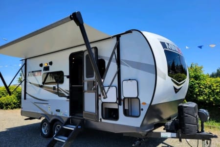 surveyor travel trailer 19rble