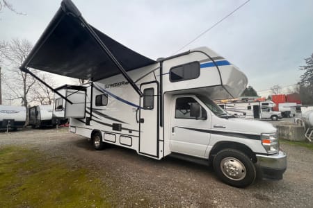 Portland  OR 2023 Forest River Sunseeker 2550DSLE   (28S)