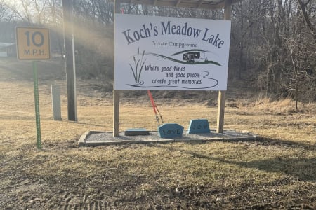 2022 Keystone Hideout- sleeps 8 comfortably, outside activities, pond and +