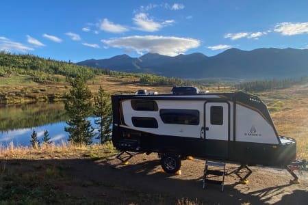 23' Ember Overland 190MDB w/Solar & Outdoor Kitchen