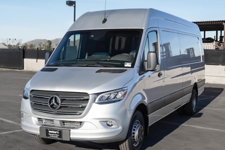 2023 Mercedes Ultimate Coach